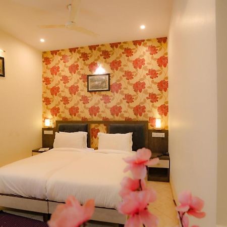 Royal Ocean Resort Jaipur Eksteriør billede