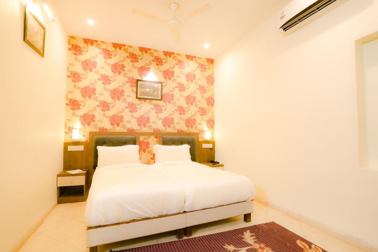 Royal Ocean Resort Jaipur Eksteriør billede