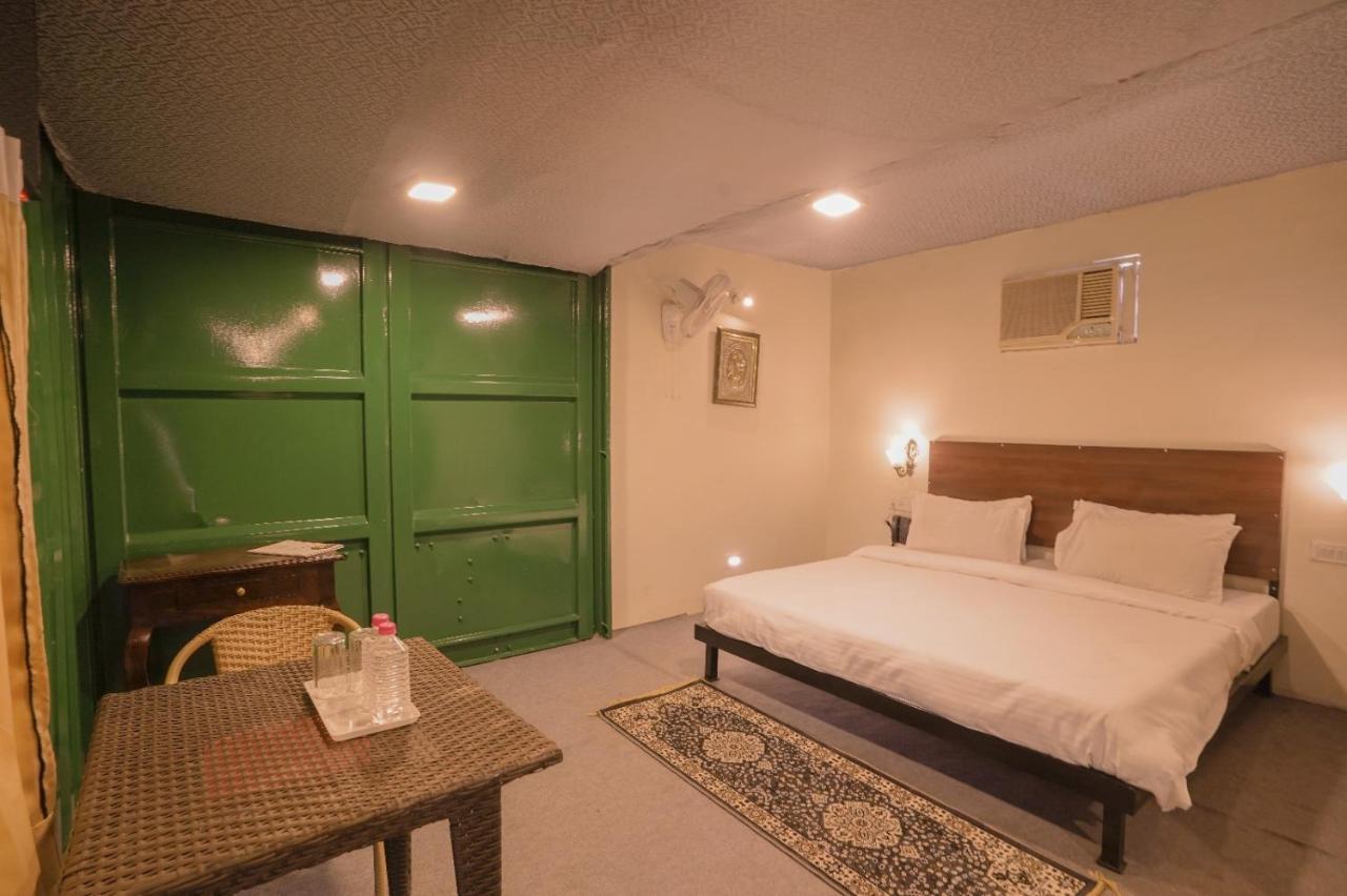 Royal Ocean Resort Jaipur Eksteriør billede