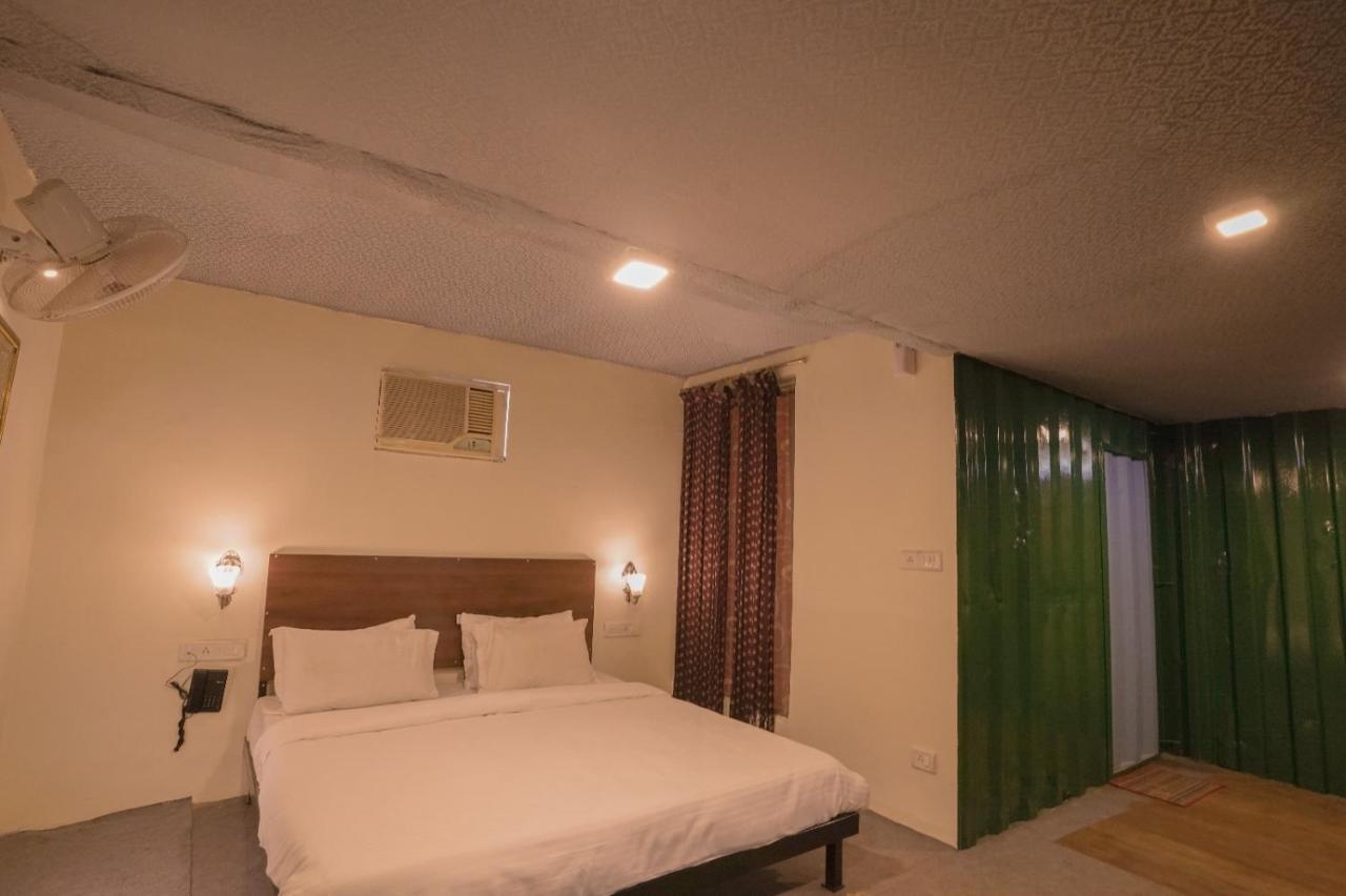 Royal Ocean Resort Jaipur Eksteriør billede
