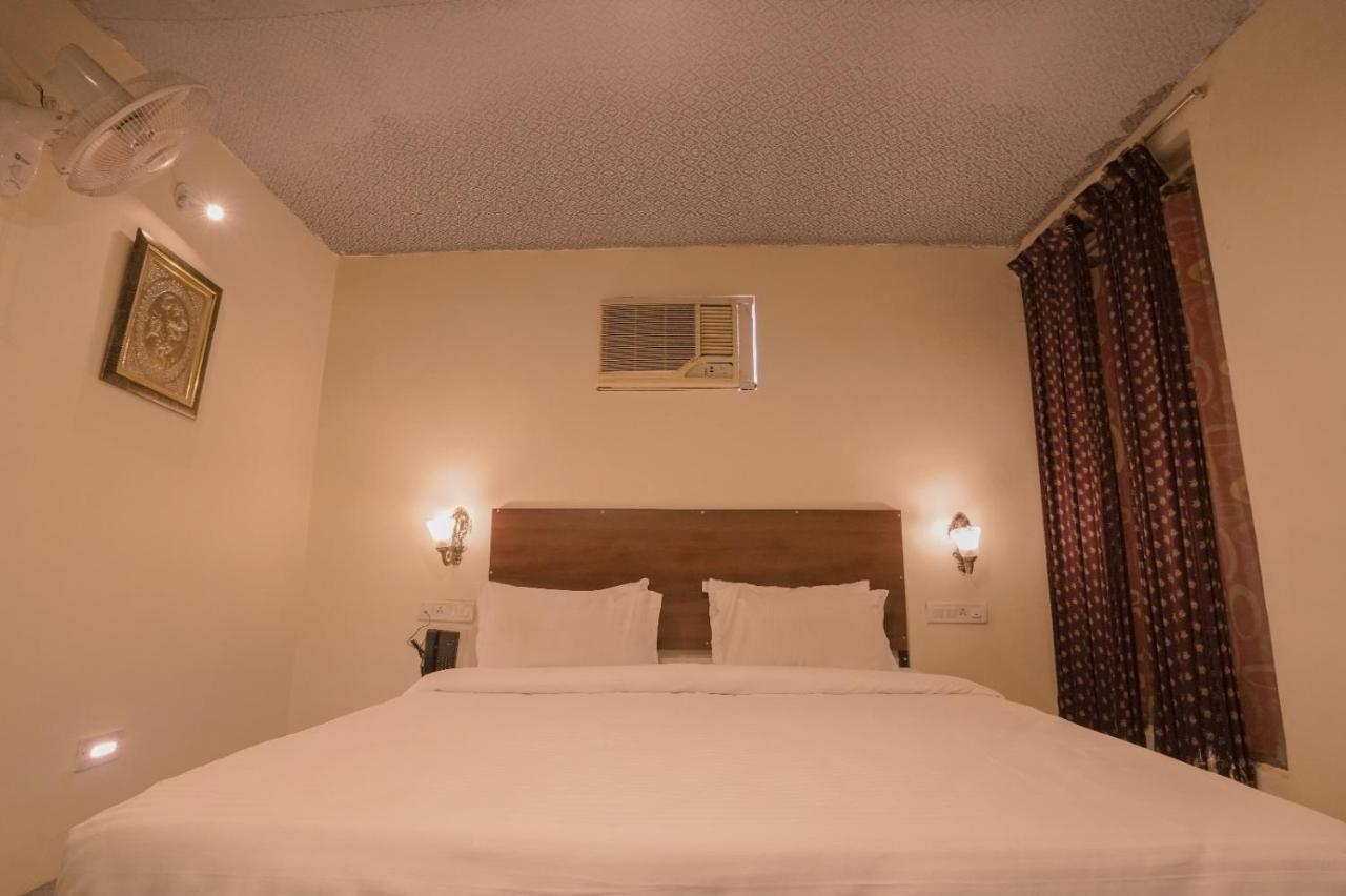 Royal Ocean Resort Jaipur Eksteriør billede