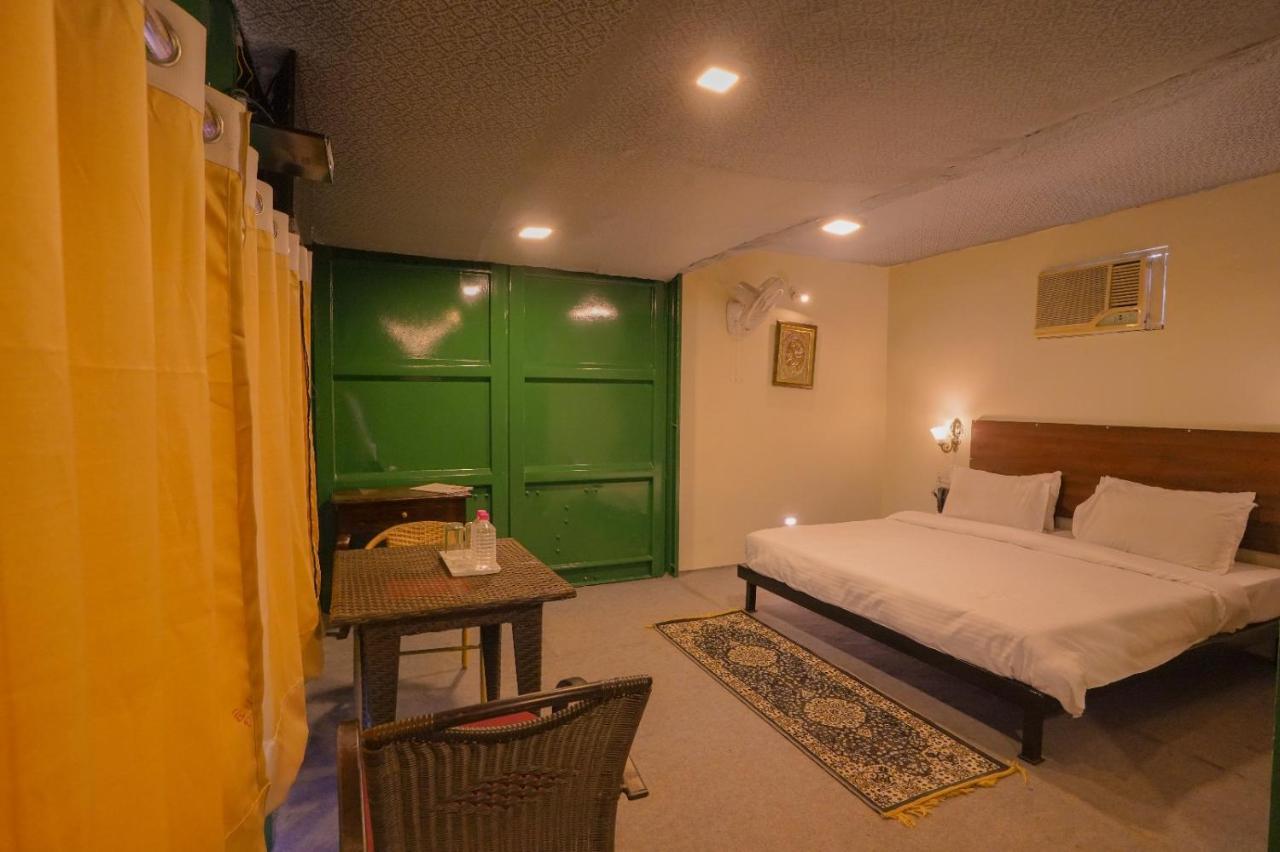 Royal Ocean Resort Jaipur Eksteriør billede