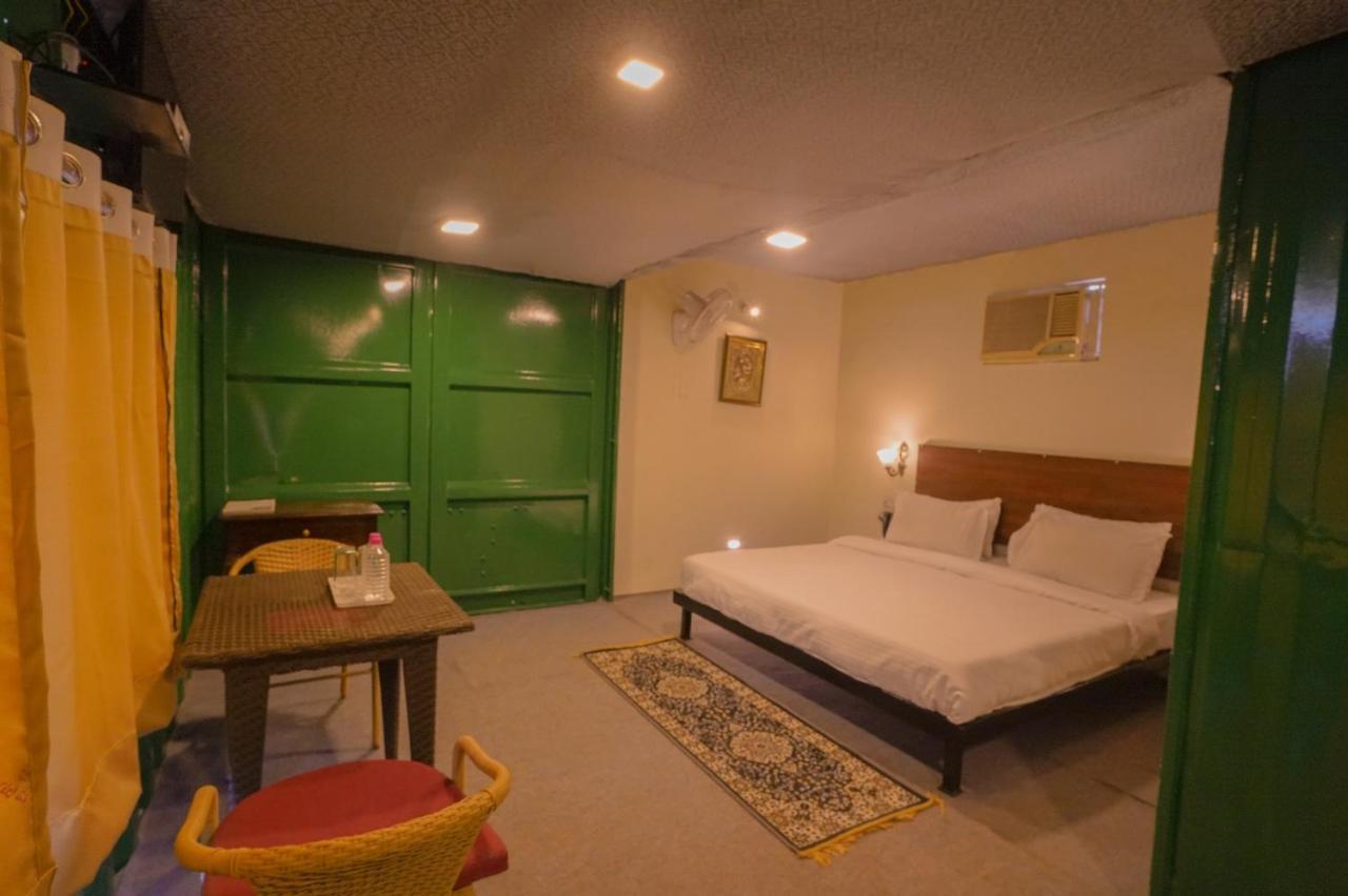 Royal Ocean Resort Jaipur Eksteriør billede