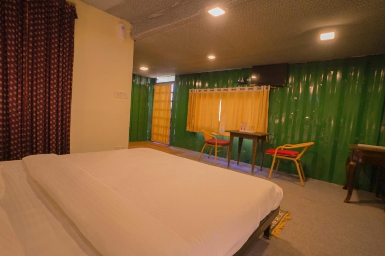 Royal Ocean Resort Jaipur Eksteriør billede